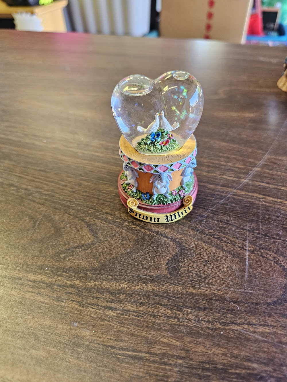 Heart-Shaped Floral Snow Globe Decorative Accent 🧡🩷